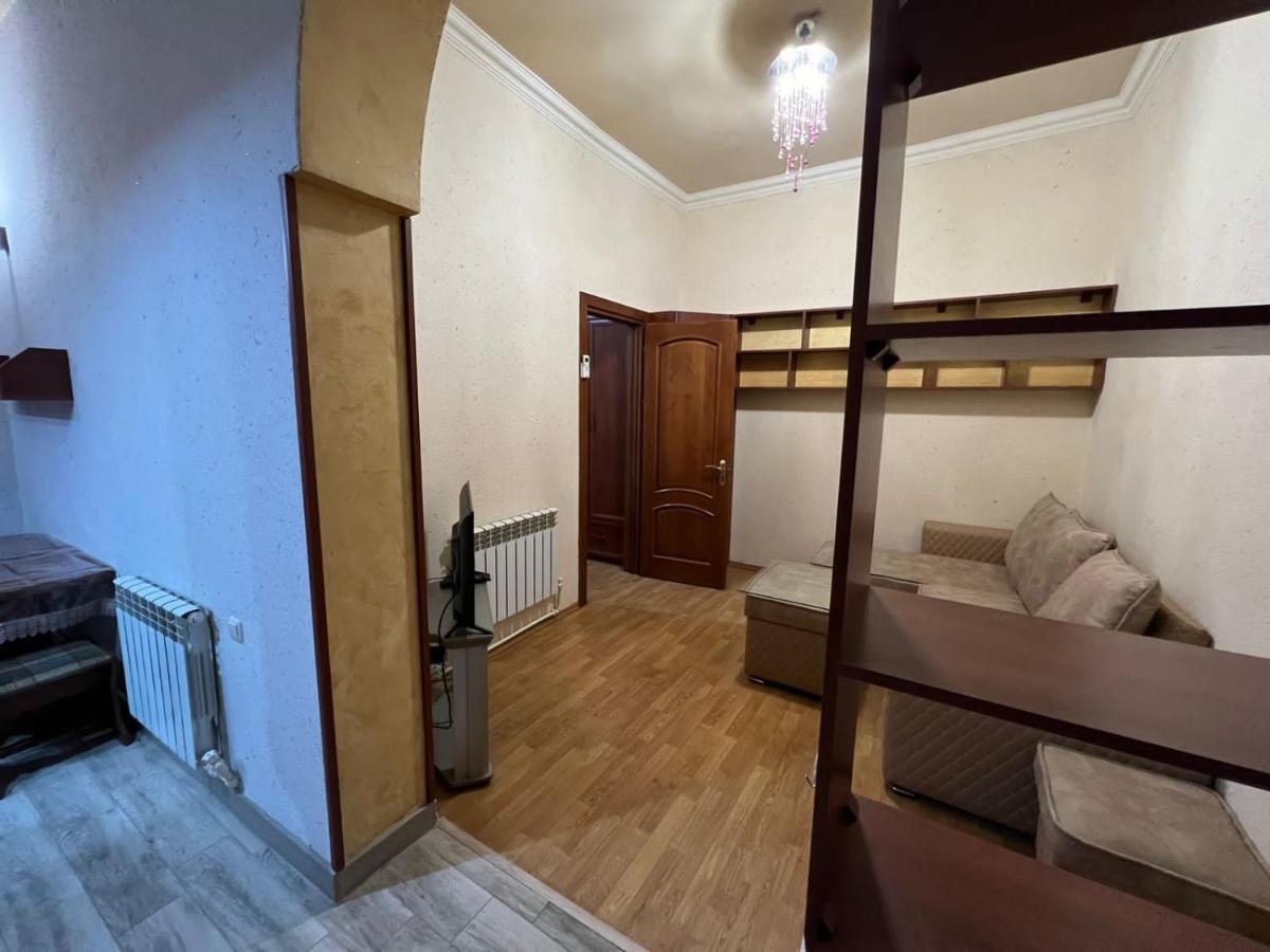 יירבאן Comfy Apartment On Amiryan Street,Near Republic Squere מראה חיצוני תמונה
